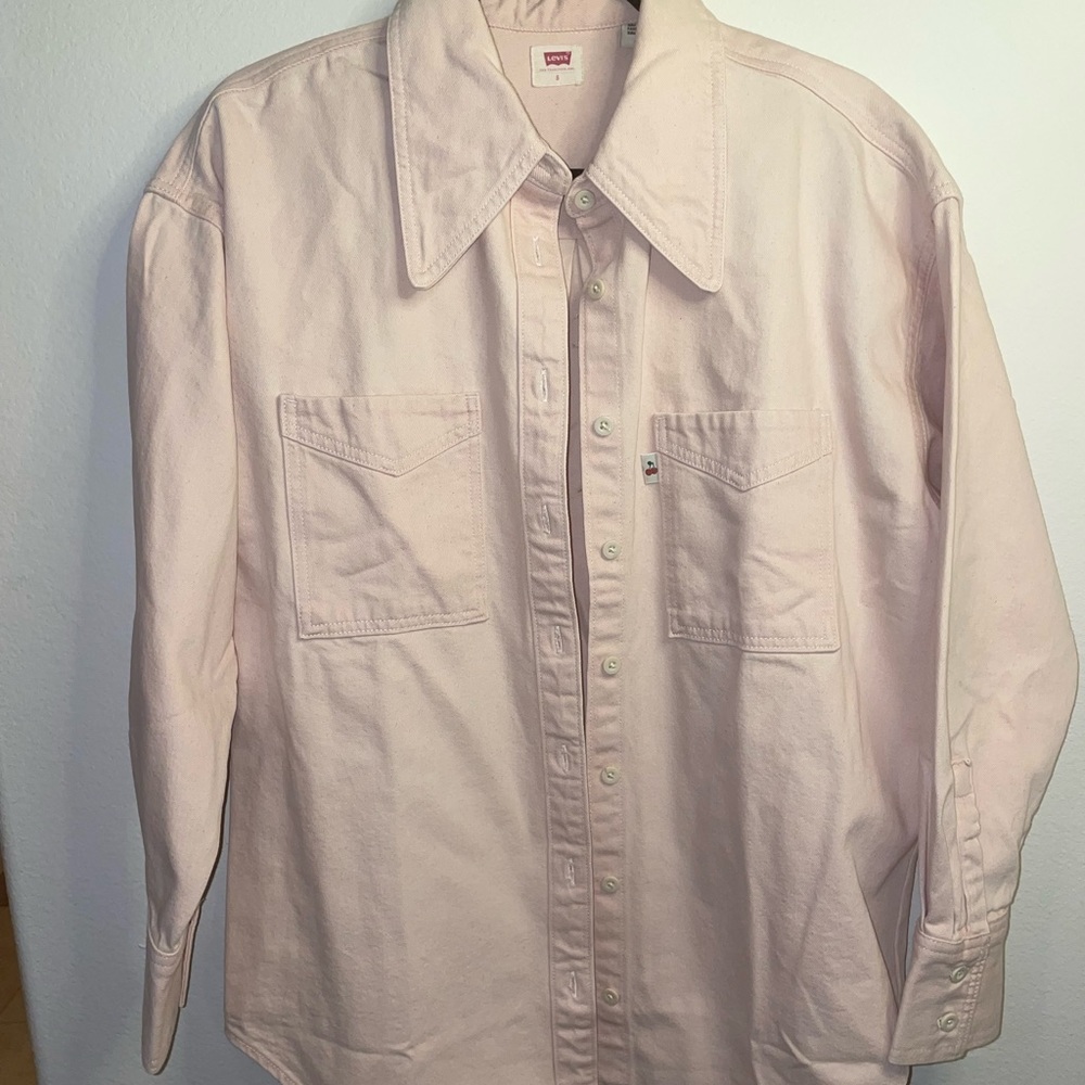Get 20% Off Levis Button Down Shacket Light Pink - image 1